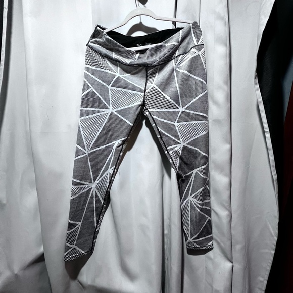 Rachel Roy NWT Active Set Sports Bra & Leggings Xl Black White Geometric Set - Picture 5 of 8